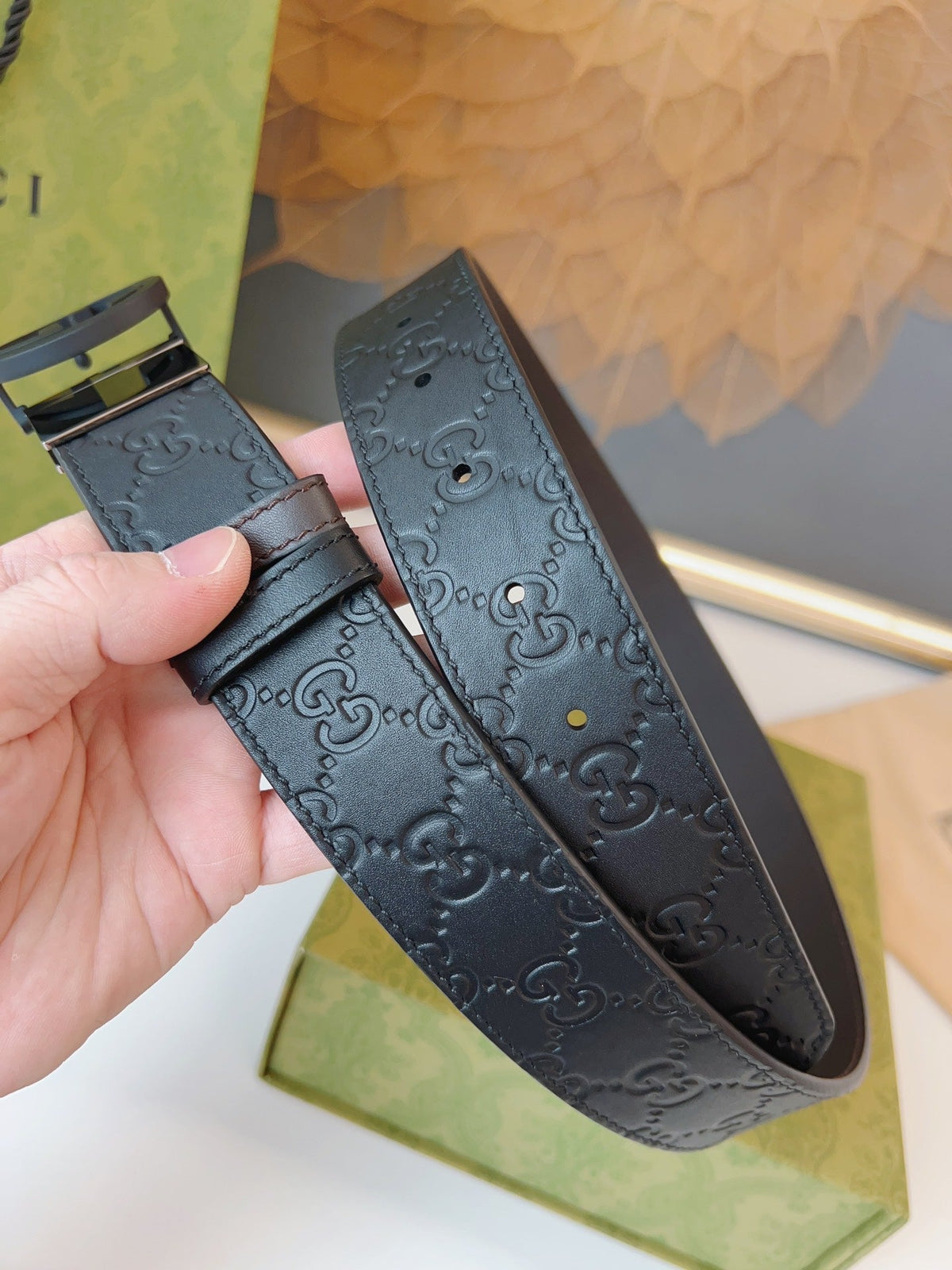 Gucci Supreme Belt Black Buckle 37mm Black Embossed Leather